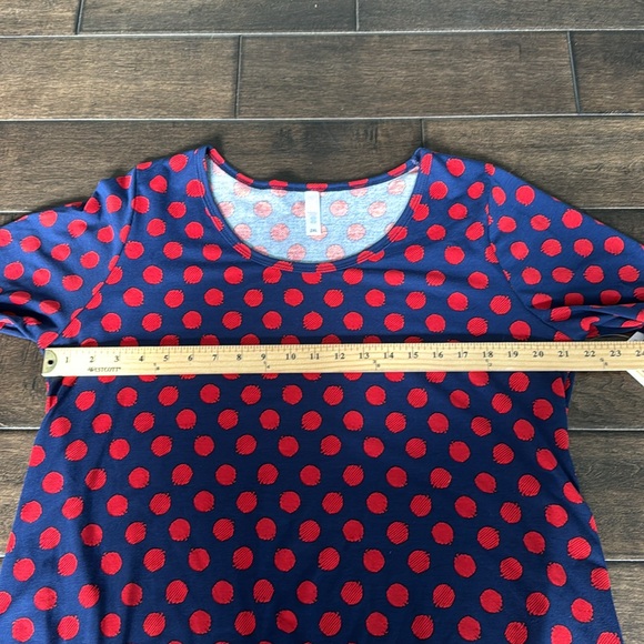 ❤️3/$30 LulaRoe Red Polka Dot Top - Picture 6 of 7